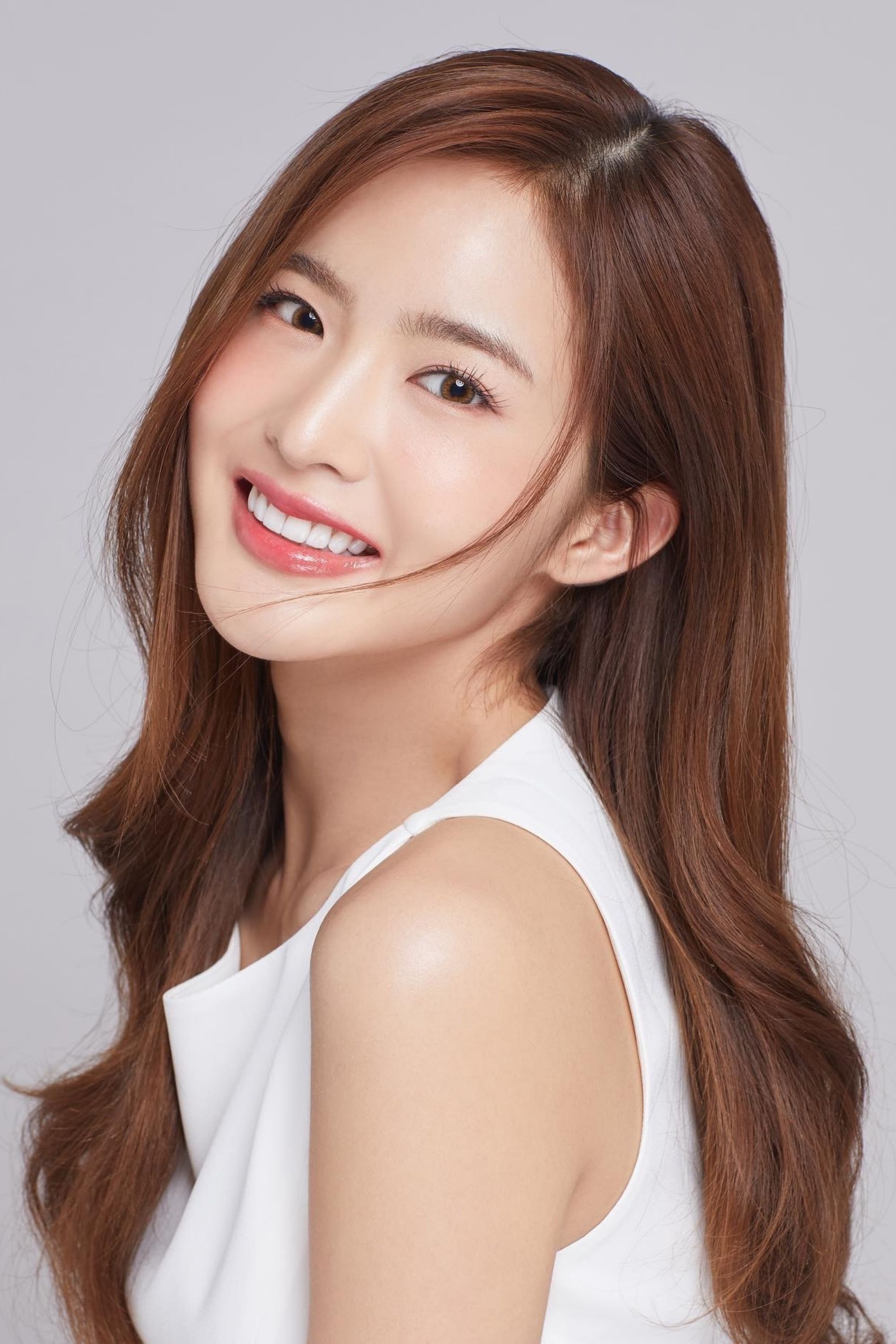 Lapassalan Jiravechsoontornkul backdrop