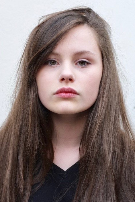 Louise Labèque backdrop