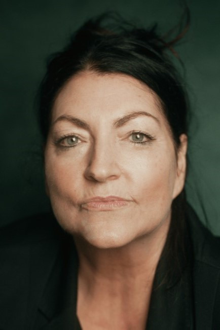 Antoinette Morelli backdrop