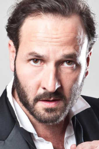 Nicolás Grandi backdrop