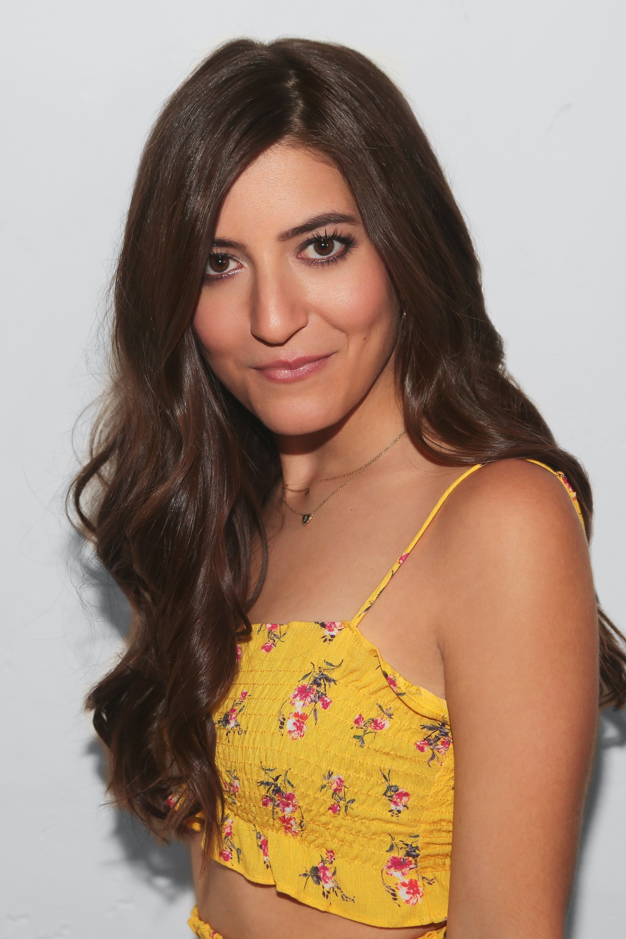 Avra Friedman backdrop