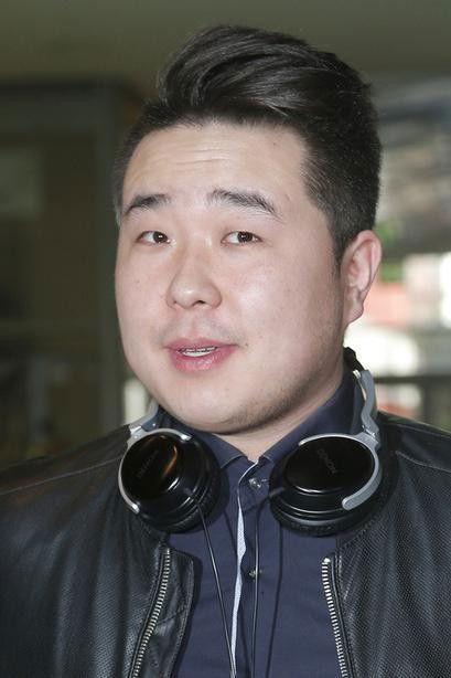 Bilguun Ariunbaatar backdrop