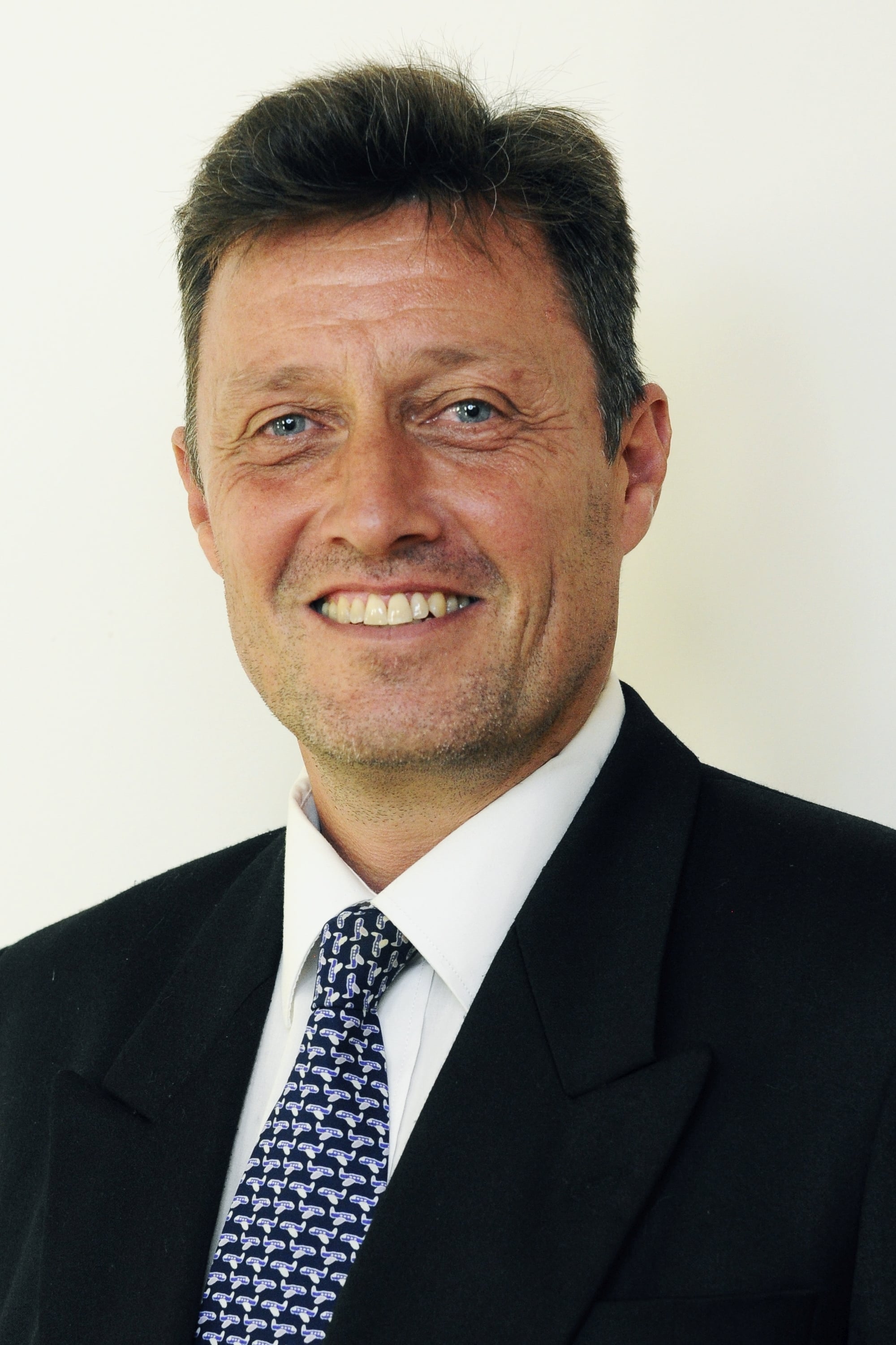 Mike Kelson backdrop