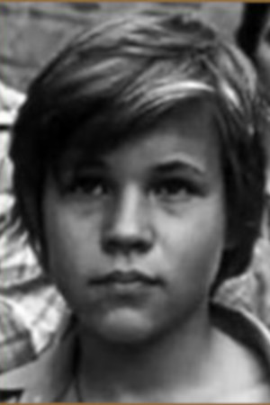 Sasha Ponomarev backdrop