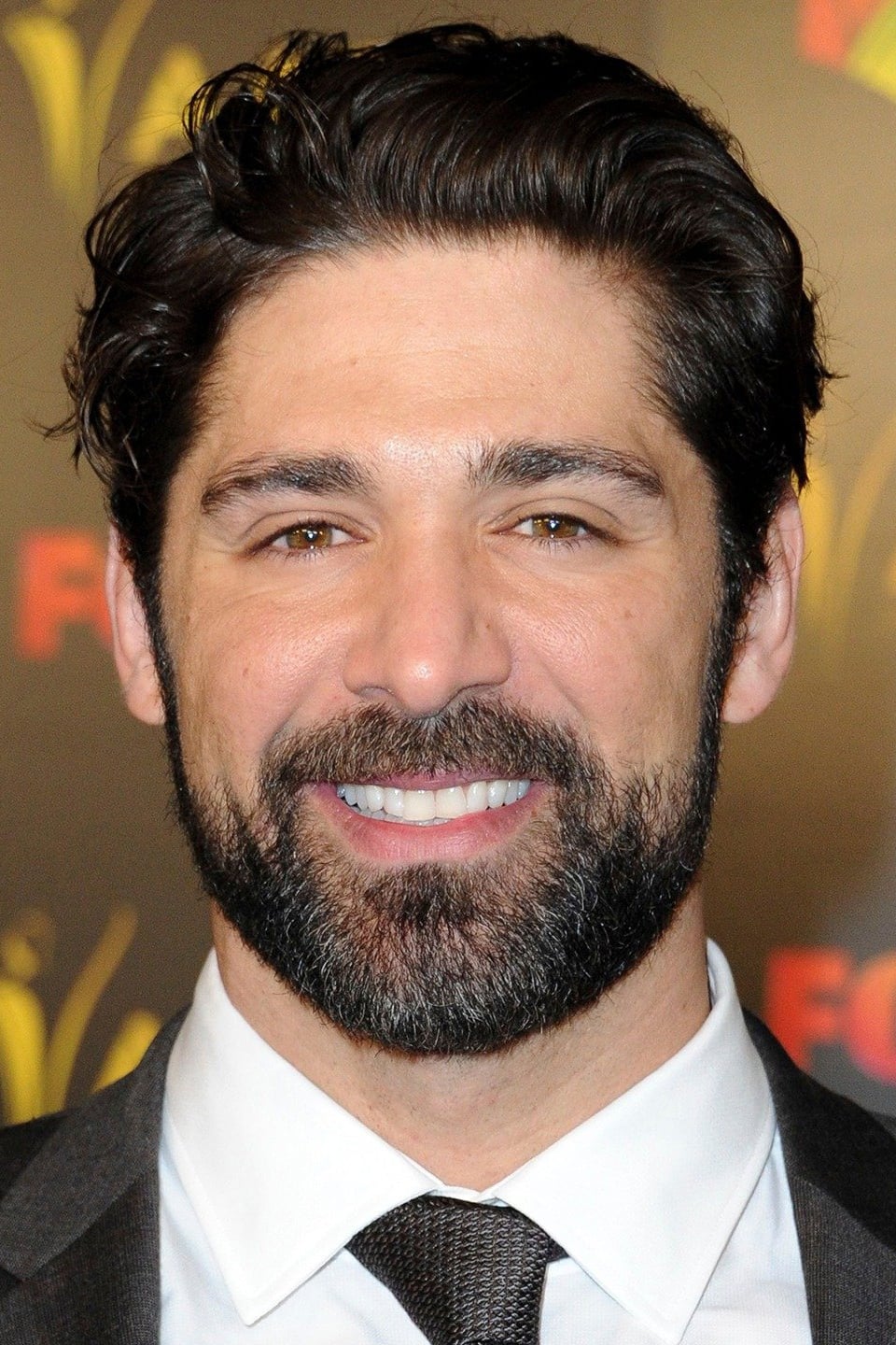 Bren Foster → Bren Fostër backdrop