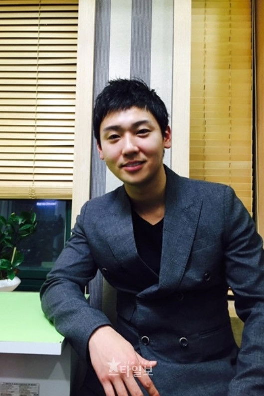 Son Woo-hyuk backdrop