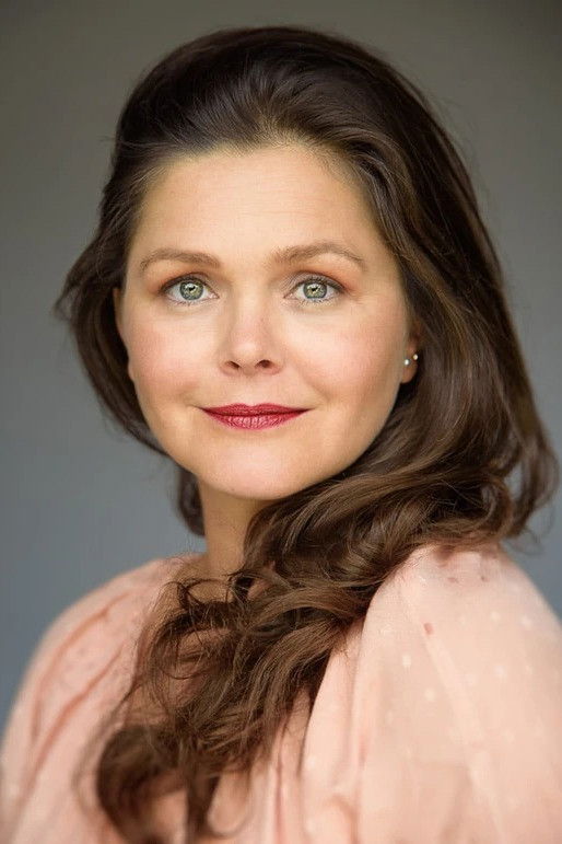 Estelle Long backdrop