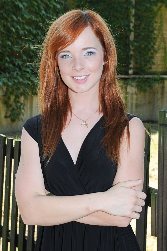 Daphne Paelinck backdrop