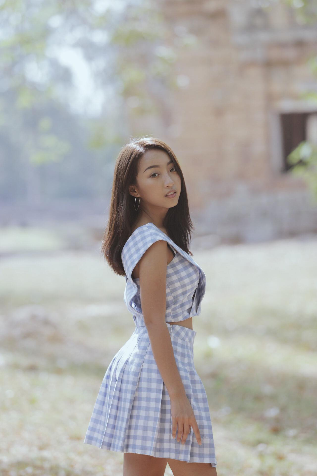 Marie Thach backdrop