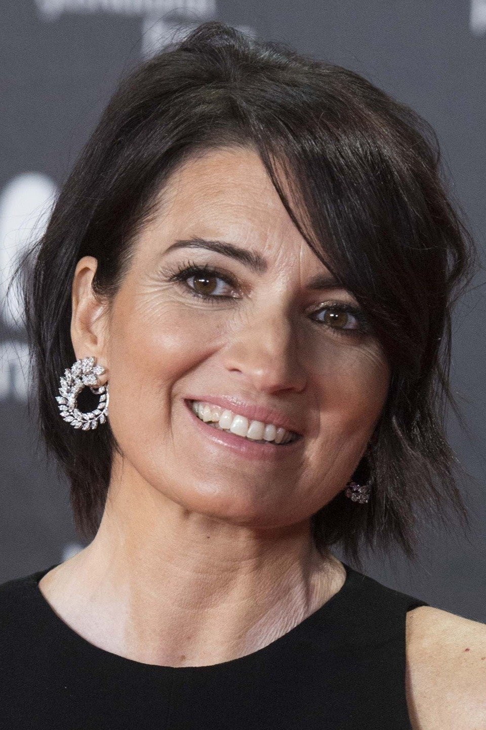 Silvia Abril backdrop