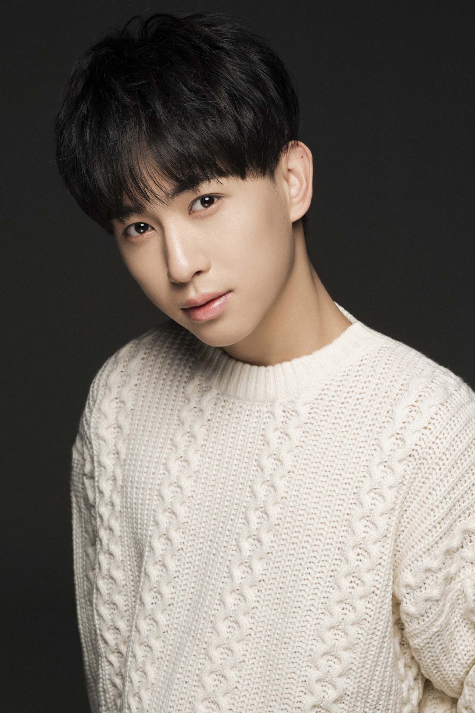 Meng Yue Chen backdrop