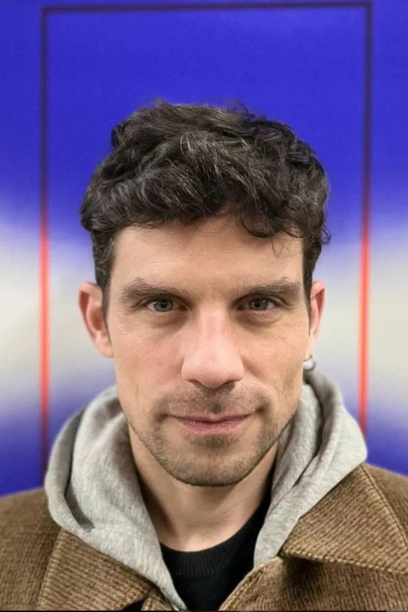 Fabián Carrasco backdrop