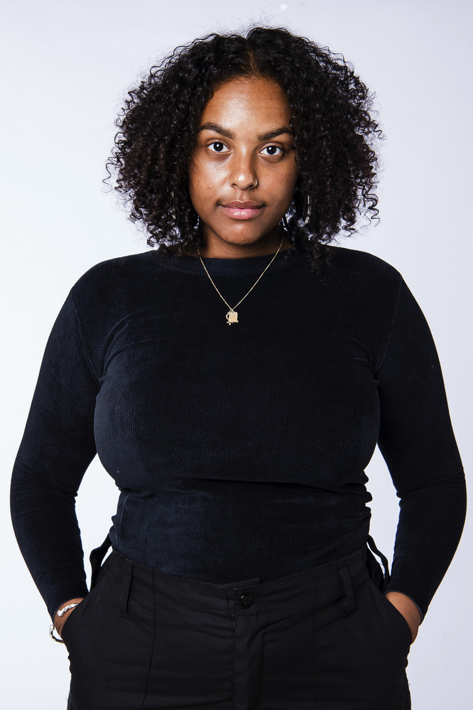 Amie Bramme Sey backdrop