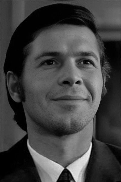 Mikhail Selyutin backdrop