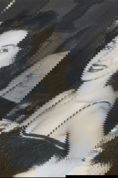 Karmen Filipës backdrop