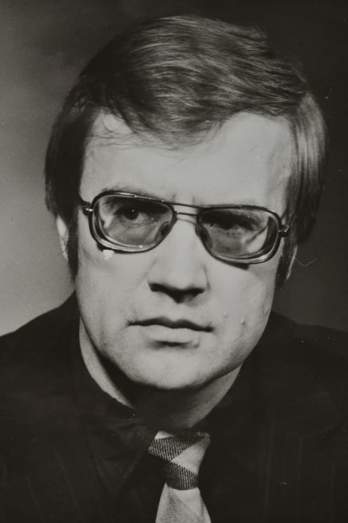 Eduard Tinn backdrop