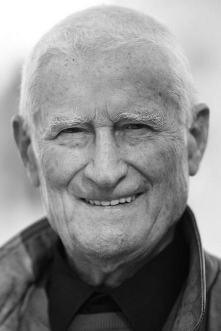 Edward Zajiček backdrop