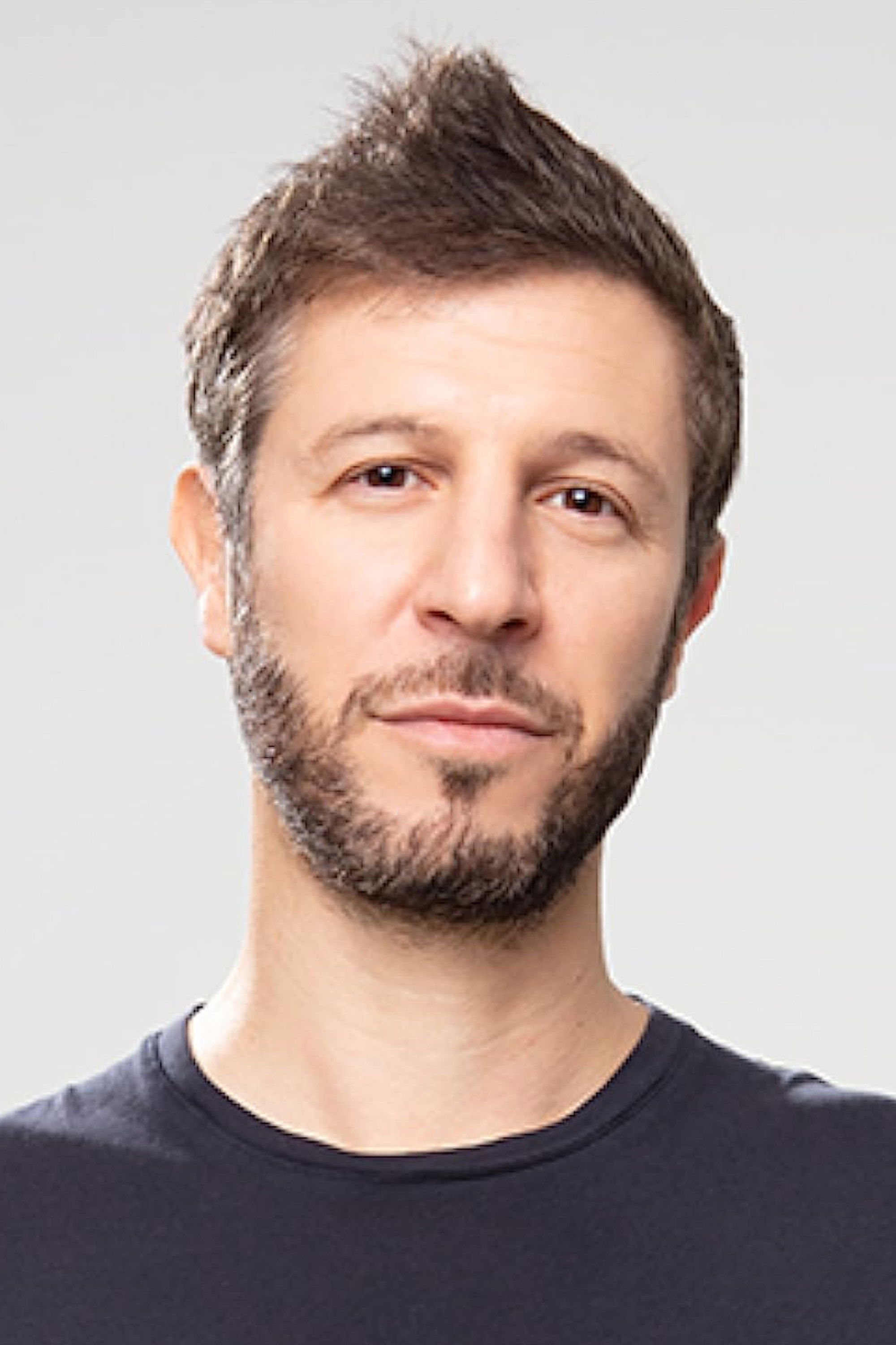 Lucas Mirvois backdrop