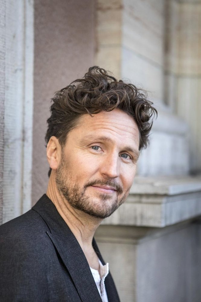 Moneybrother backdrop