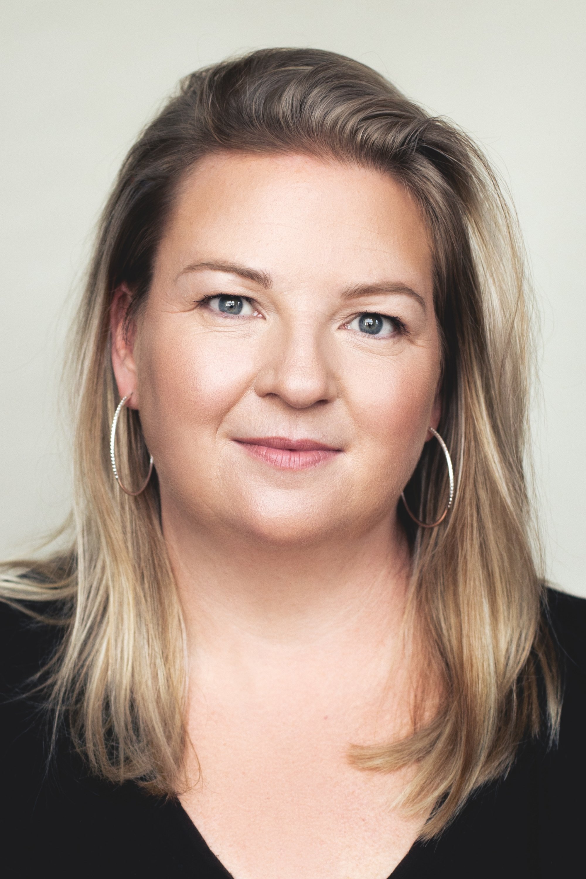 Fanny Rainville backdrop