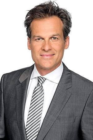 Tarek Leitner backdrop