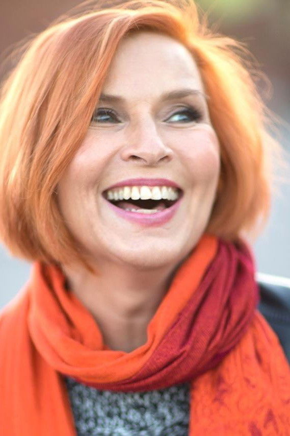 Sari Havas → Sari Havas backdrop