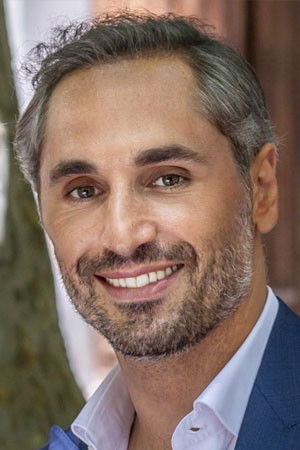 Daniele Russo backdrop