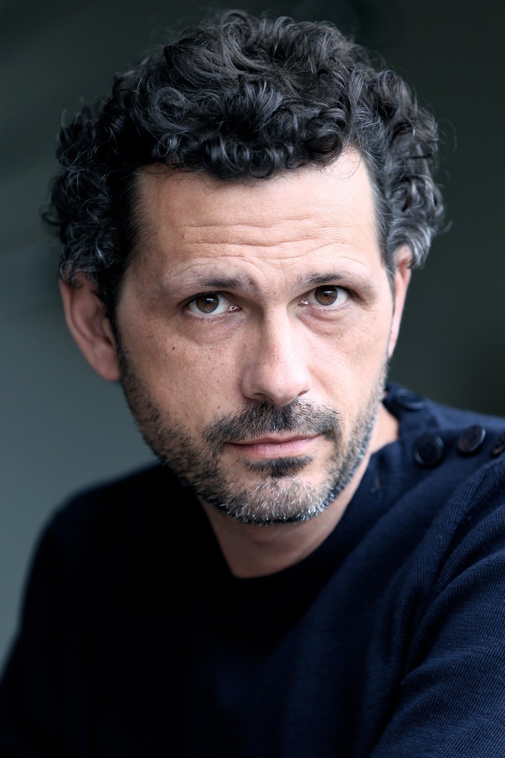 Raphaël Mathon backdrop