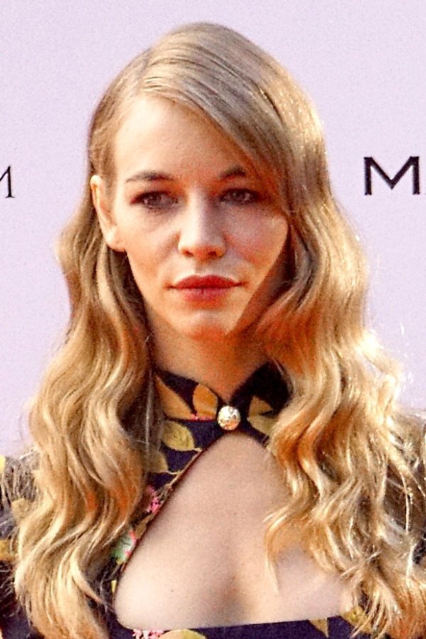 Svetlana Ustinova backdrop