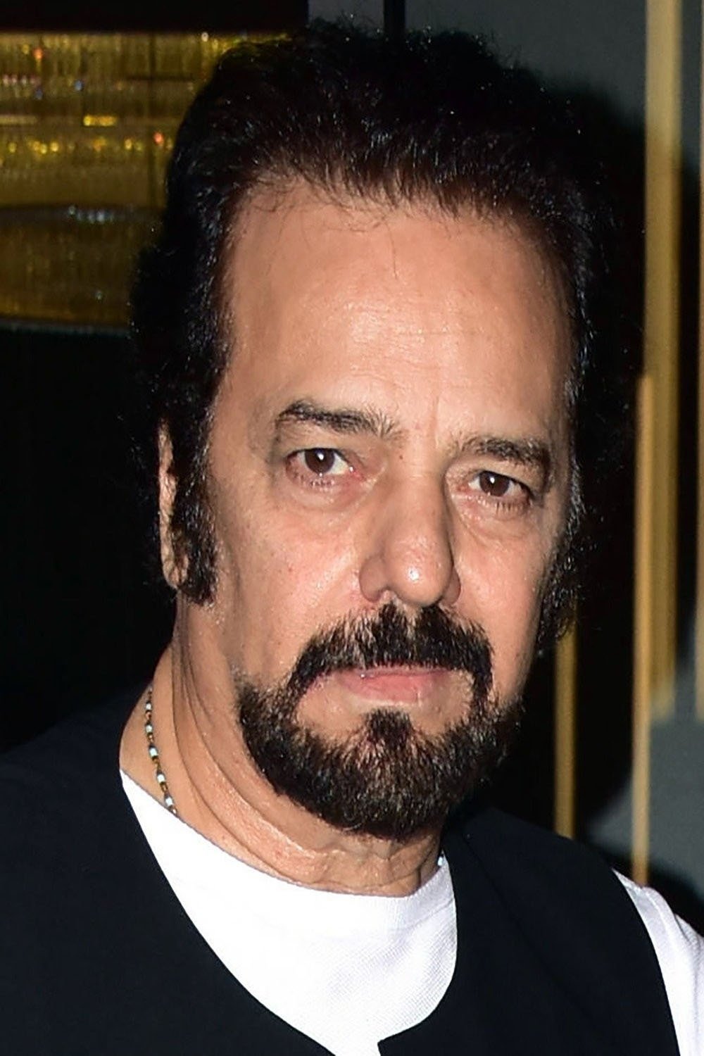 Akbar Khan → Akbar Kan backdrop