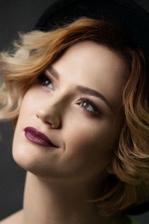 Anastasiya Rechister backdrop