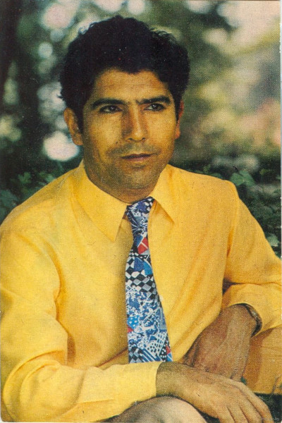 Habibullo Abdurazzakov backdrop