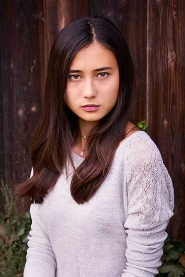 Julia Strowski backdrop