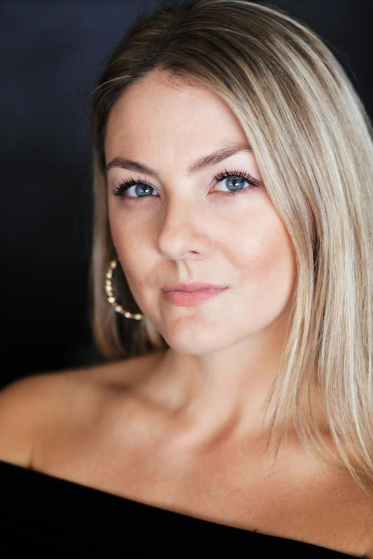 Maria Louis backdrop