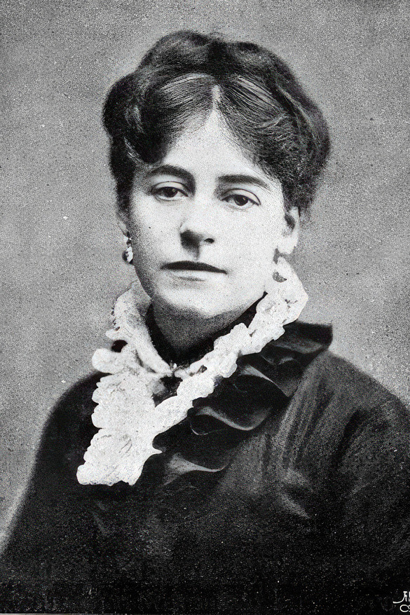 Émilienne Dux backdrop