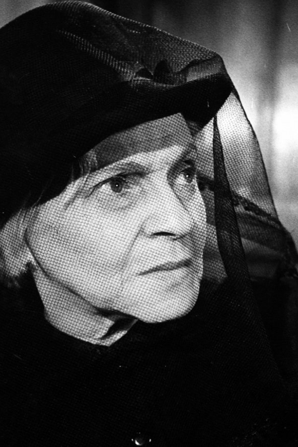 Ida Kamińska backdrop