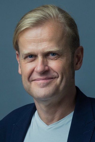 Adam Neutzsky-Wulff backdrop