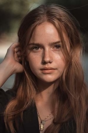 Amélie Hoeferle backdrop