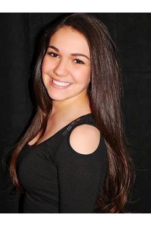 Brielle Raddi backdrop