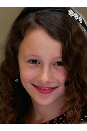 Maria Di Bello backdrop