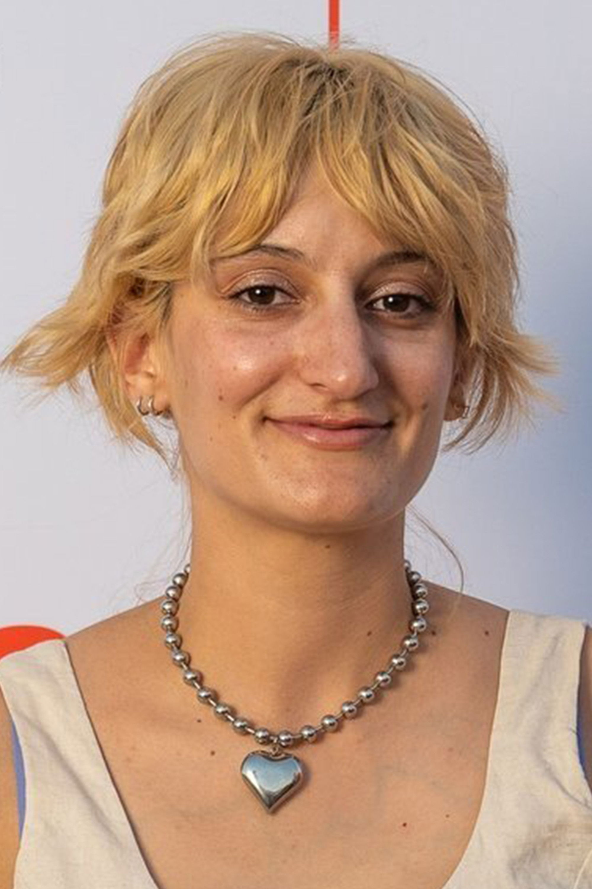 Madeline Leshner backdrop