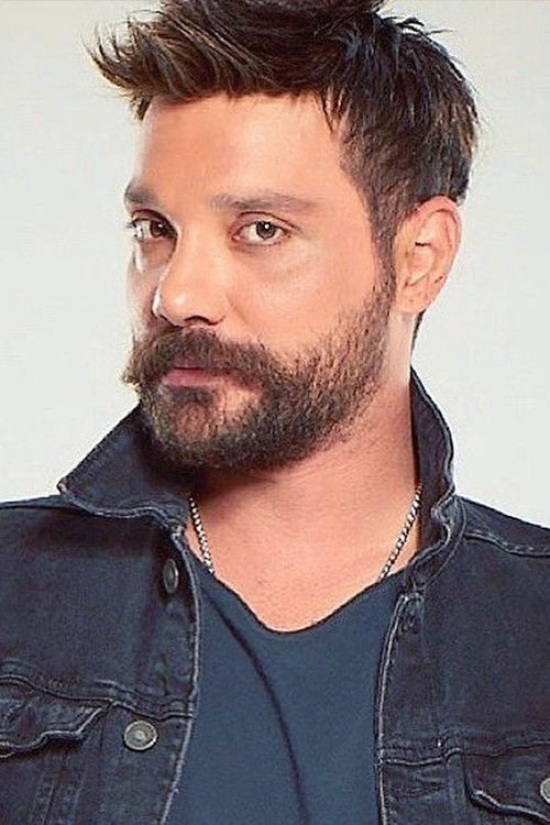 Oğuzhan Uğur backdrop