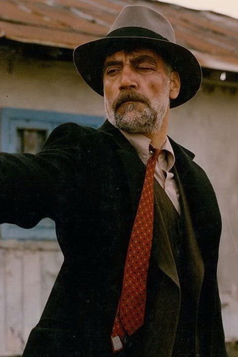 Hadi Eslami backdrop