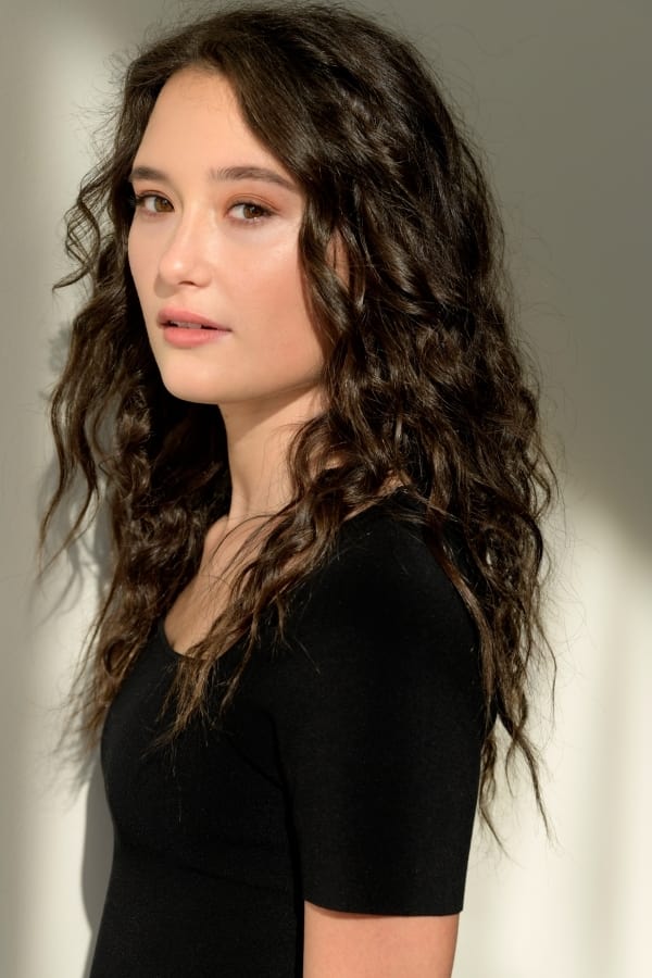 Alyssa Gonzalez backdrop