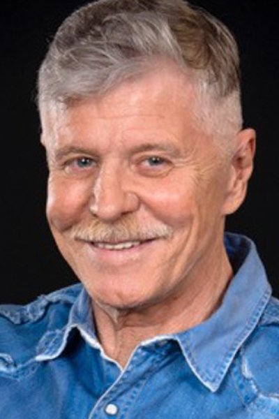 Miguel Falabella backdrop