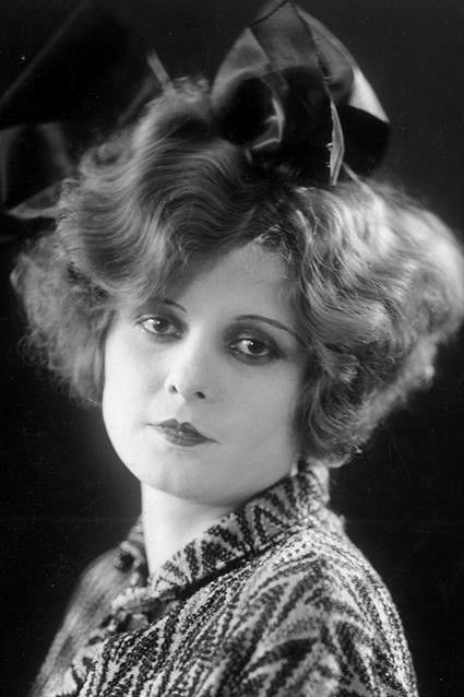 Růžena Zíbová-Hofmanová backdrop