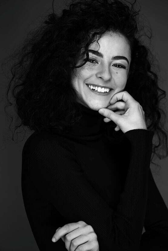 Giulia Miranda backdrop