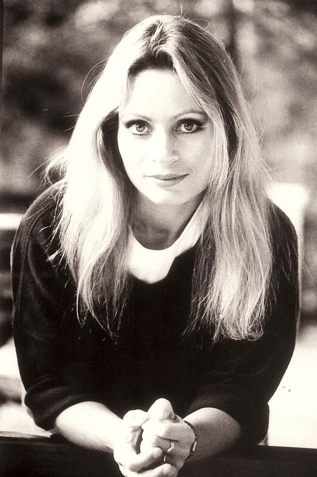 Angélique Duvier backdrop