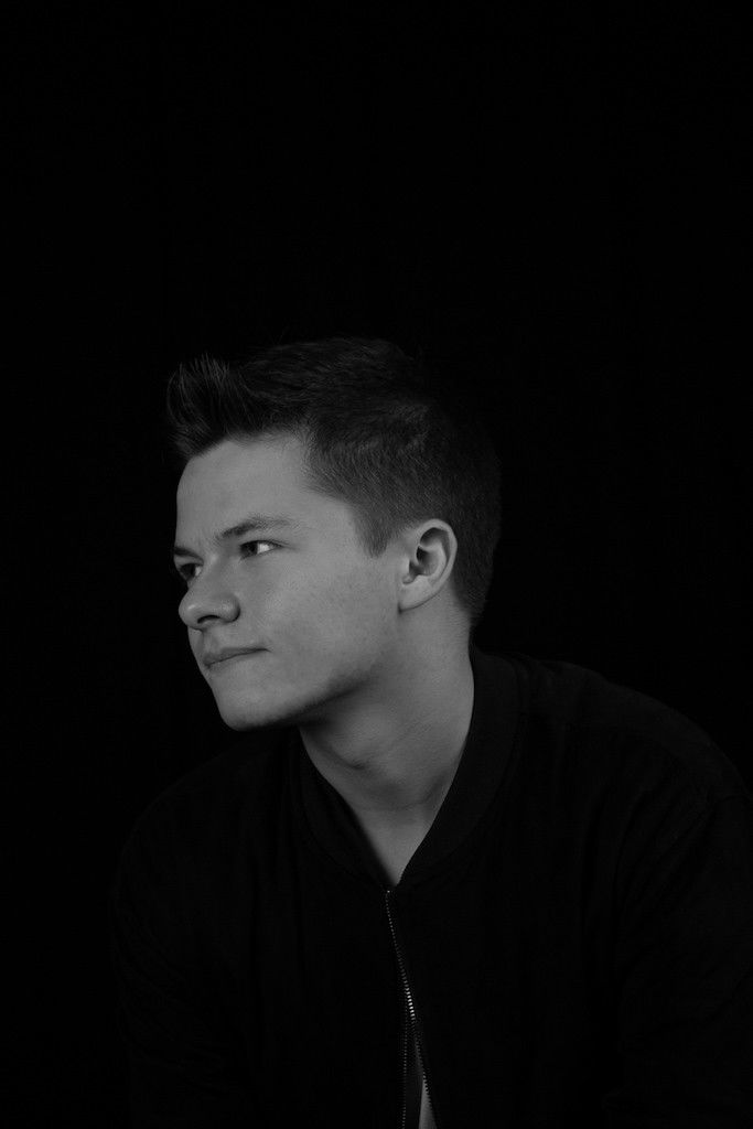 Liam Hoban Thrush backdrop