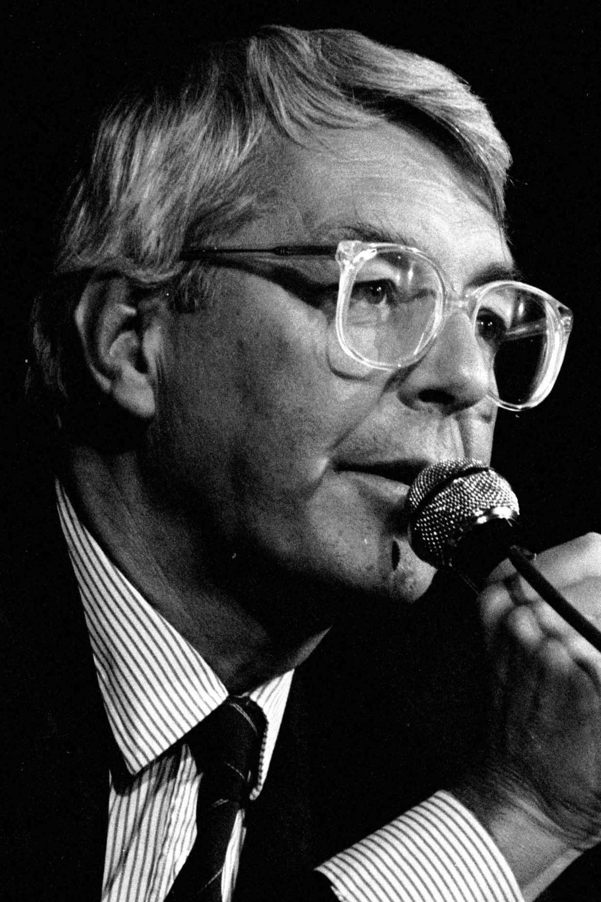 Francois-Henri de Virieu backdrop